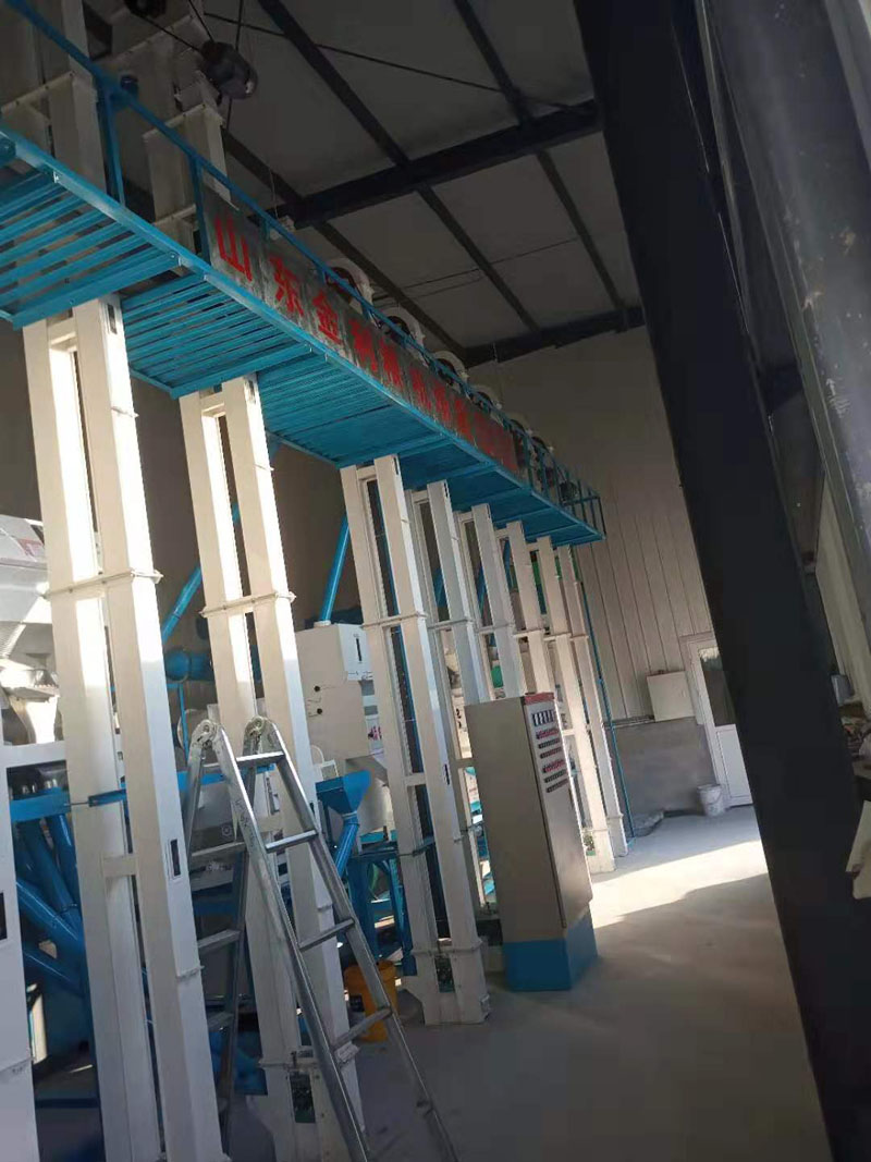 河北張家口市萬全縣20噸小米成套加工設(shè)備安裝調(diào)試完畢